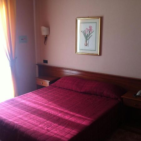 Hotel Impero Brescia Ruang foto