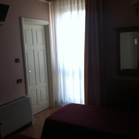 Hotel Impero Brescia Bagian luar foto