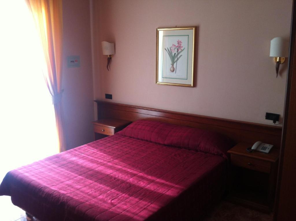 Hotel Impero Brescia Ruang foto