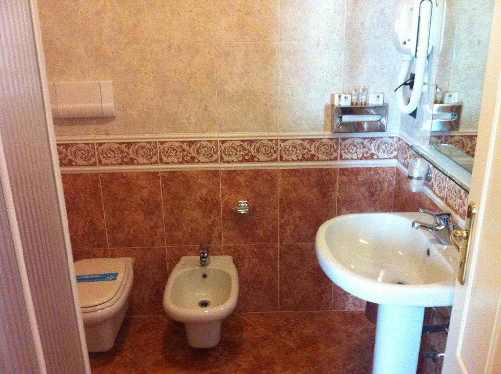 Hotel Impero Brescia Ruang foto