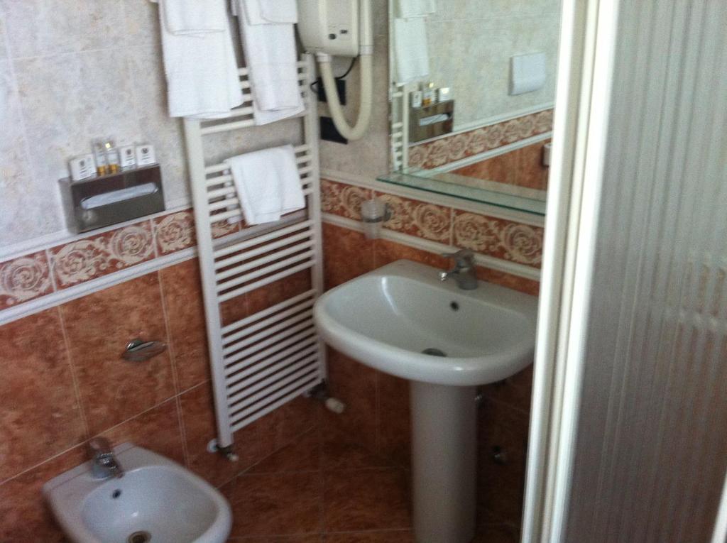 Hotel Impero Brescia Ruang foto