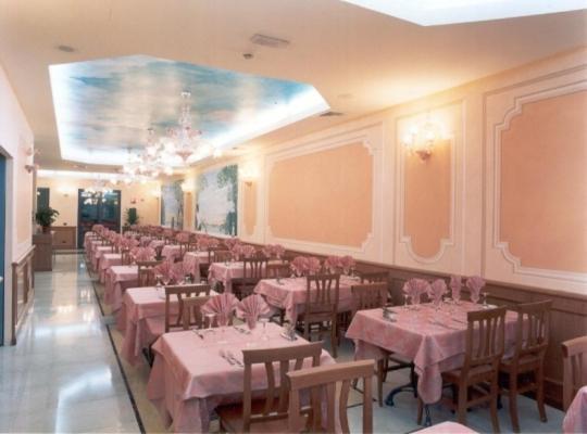 Hotel Impero Brescia Bagian luar foto